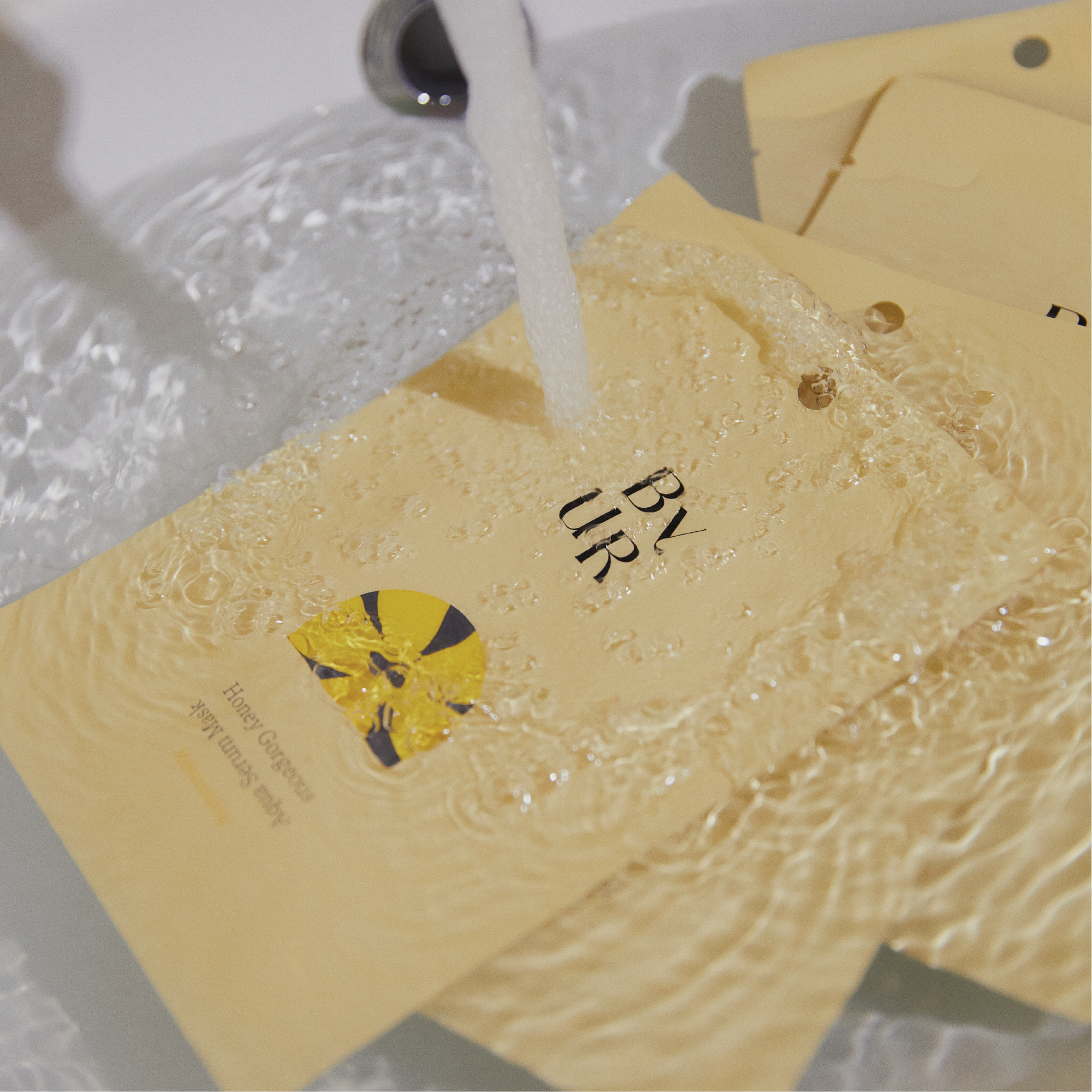 ByUR Honey Gorgeous Keep Moisturizing Aqua Serum Mask